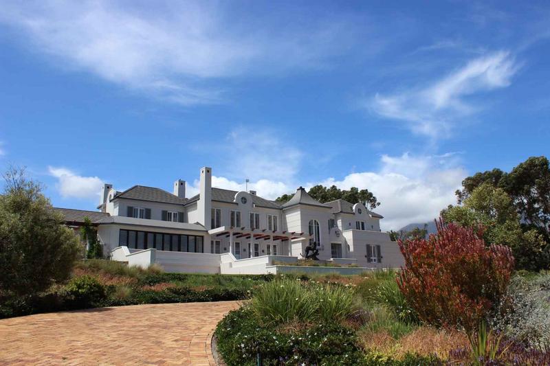 5 Bedroom Property for Sale in Sir Lowrys Pass Village Western Cape